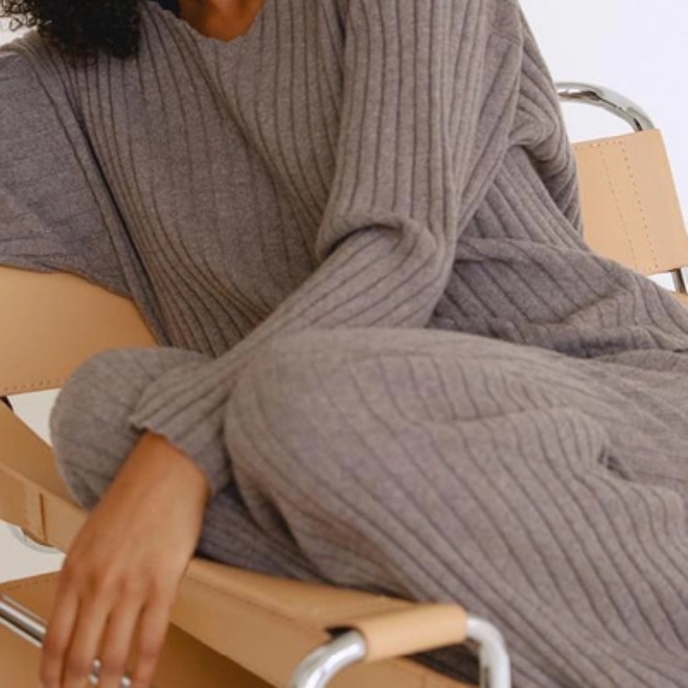 VITAMIN A | Ventana Recycled Cashmere Vee in Terre